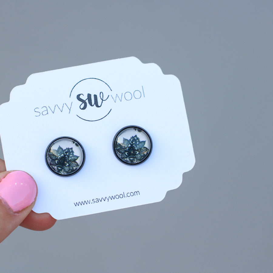 Savvy Studs - Black Lotus